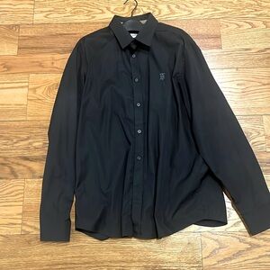 XL Burberry shirt in black. In great condition and only worn a few times.